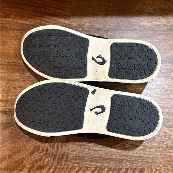 OluKai Pehuea Shoes. Black. Sz. 7. Slip on loafers. Boat shoes. - Picture 5 of 7